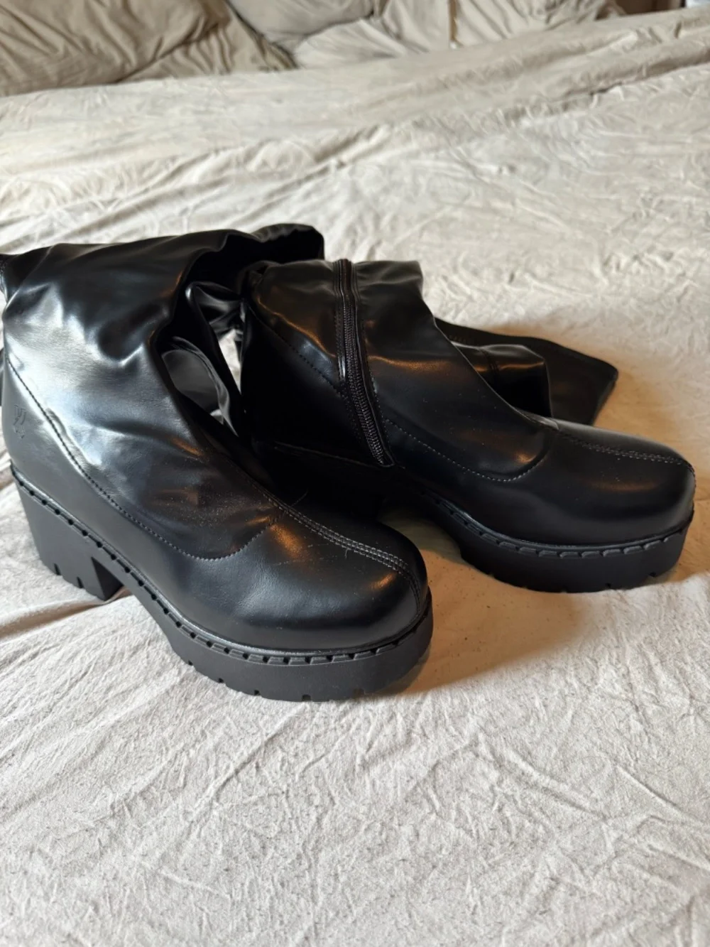 KOI Black Thigh High Platform Boots Chunky Heel, Stretch Vinyl Size 6